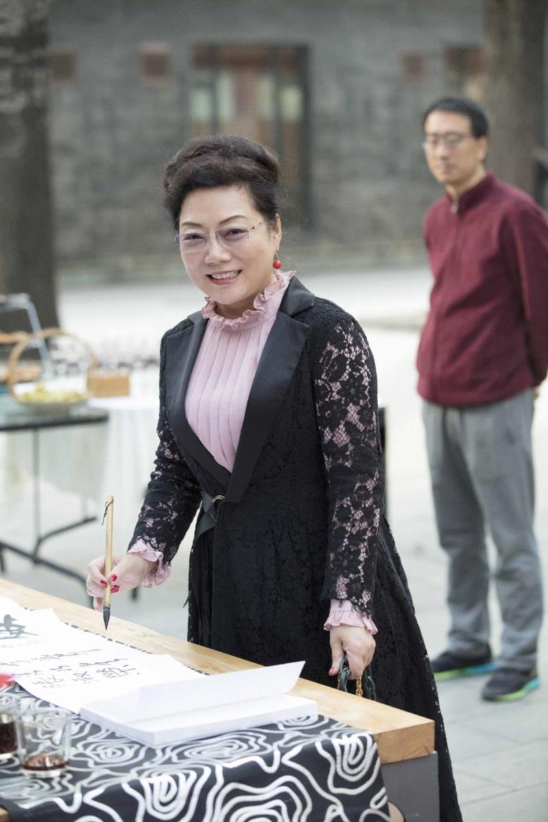 签到花絮,［故土·乡愁］章金生作品展在艺术粮仓隆重开幕 | 亚洲艺术·现场,章金生,粮仓,故土,乡愁,亚洲,女士,杨力舟,富春山居图,October,中国美术馆