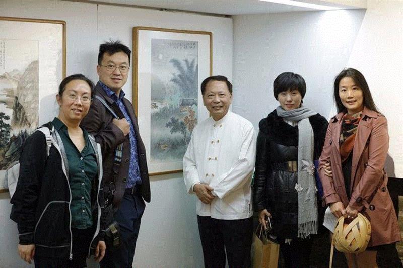 嘉宾与章金生先生,［故土·乡愁］章金生作品展在艺术粮仓隆重开幕 | 亚洲艺术·现场,章金生,粮仓,故土,乡愁,亚洲,女士,杨力舟,富春山居图,October,中国美术馆