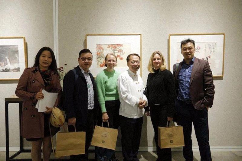 嘉宾与章金生先生,［故土·乡愁］章金生作品展在艺术粮仓隆重开幕 | 亚洲艺术·现场,章金生,粮仓,故土,乡愁,亚洲,女士,杨力舟,富春山居图,October,中国美术馆