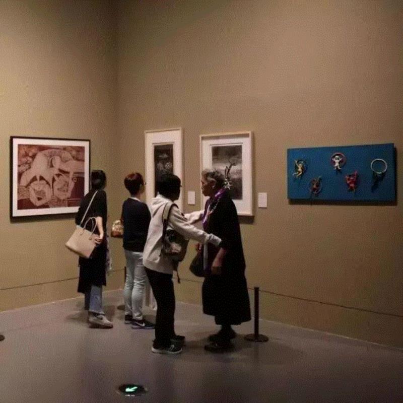 ▲展览现场,国家美术·展讯丨新加坡南洋艺术学院八十周年庆：新加坡文化奖得奖校友佳作特展,新加坡,新加坡南洋艺术学院,校友,国家美术,展讯,得奖者,丙烯,刘海粟美术馆,总统,工作者