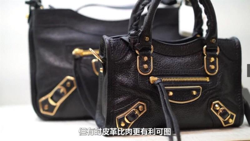 这部评分高达9.5的纪录片，揭露了一场全人类参与的屠杀，却没有解决方法···,纪录片,屠宰场,养鸡场,澳大利亚,母牛,小牛,肉鸡,母鸡,很多人,人道