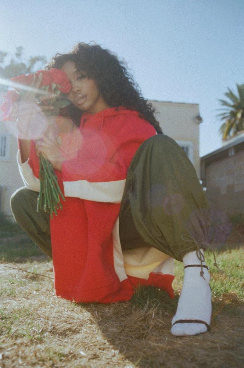 【SC?P|摄影对话】女性摄影师 Petra Collins 的甜蜜梦幻之境,女性,Collins,摄影师,佩特拉,柯林斯,胶片,封面,McGinley,模特,编者语