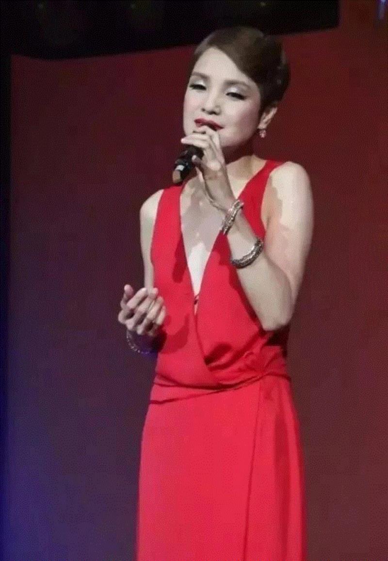 人物 ▎她是TVB“最丑”女星，买不起房却捐了一所学校：真正的美是不动声色,TVB,女星,人物,马蹄露,丑角,穿山甲,身材,坏人,爸爸,曾志伟