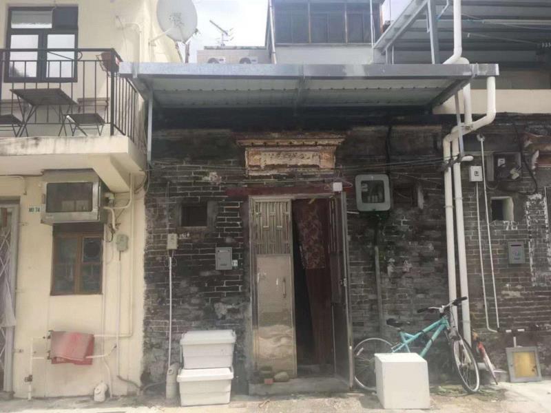 【艺术家】劳丽丽手记：由山竹提供的疗伤胶布,胶布,山竹,疗伤,手记,劳丽丽,台风,香港,农田,铁皮,白色