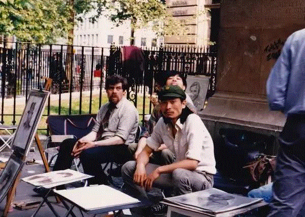 杨在街头画像1986,漂洋过海中国人 | 杨迎生——不改初心，伦敦街头青年画家的蜕变,杨迎,伦敦,青年,初心,杨迎生,英国,油画,华人,滨滨,当年