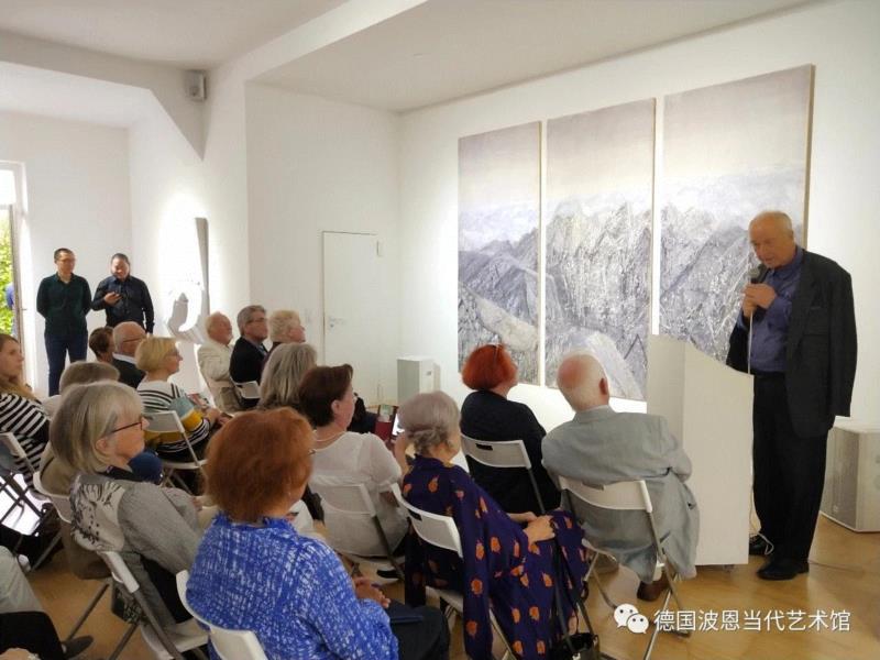 德国波恩国家艺术博物馆前馆长迪特 荣特教授在开幕式致辞,共振-中国青年旅德艺术家在德国波恩当代艺术馆展出,中国青年旅德艺术家,波恩,艺术馆,任戎,青年,装置,迪特,教授,张强,荣特