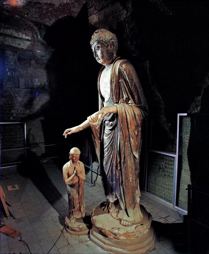 第133號窟窟室前部佛與羅睺羅-宋代,永 遠 的 麥 積 山,麥積山,石窟,藝術,古代,天水,北魏,佛教,中國,先民,造像