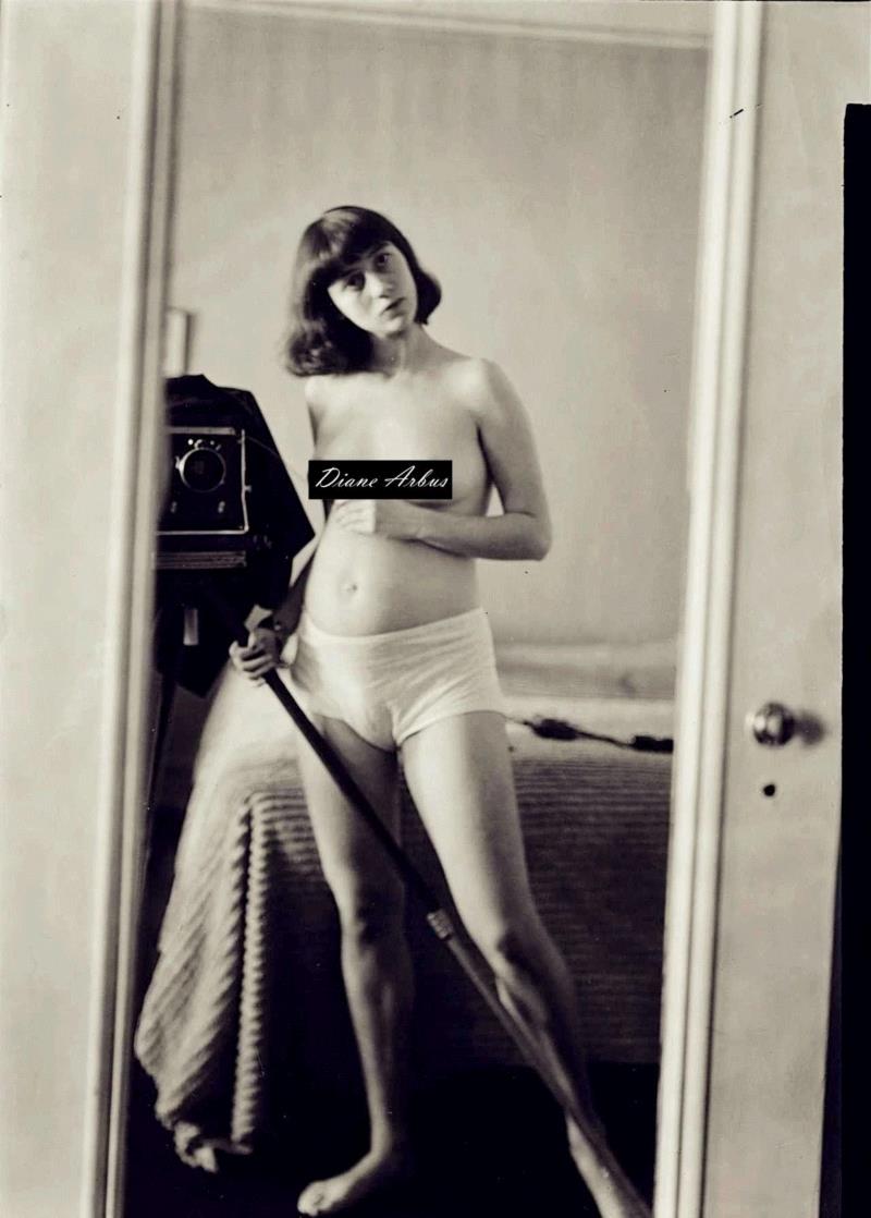 48岁在浴缸里割腕自杀的美国女摄影师，黛安·阿勃丝，22岁怀孕自拍裸照，1945年,你赤裸的身体，只属于那些爱上了你赤裸灵魂的人,日本,作家,摄影师,毕加索,列侬,代表作,米勒,罗伯特,三岛由纪夫,安妮