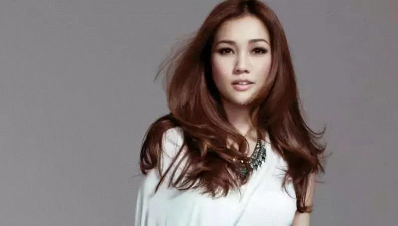 她被称为女版陈奕迅，把港乐唱成人情世故,陈奕迅,港乐,人情世故,音乐,谢安琪,乐坛,歌曲,林夕,阿Kay,那时候