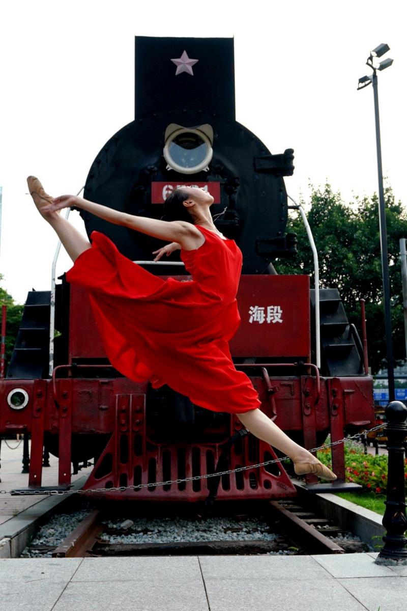 有人@你丨关于舞蹈，他们用镜头定格了最美的瞬间,舞蹈,瞬间,舞者,刘莹珊,汤亮,阿冬,芭蕾,邓博遥,前厅,广州