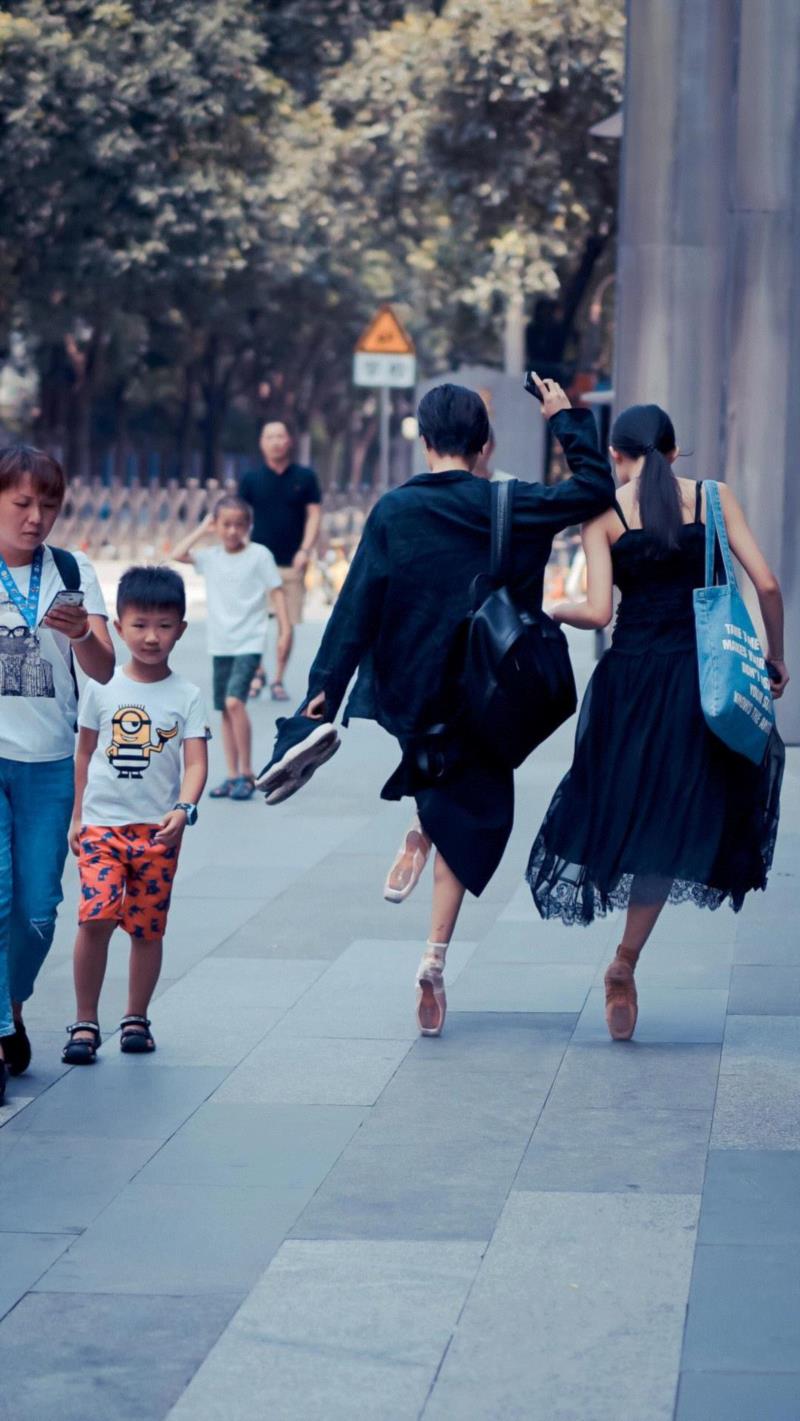 有人@你丨关于舞蹈，他们用镜头定格了最美的瞬间,舞蹈,瞬间,舞者,刘莹珊,汤亮,阿冬,芭蕾,邓博遥,前厅,广州