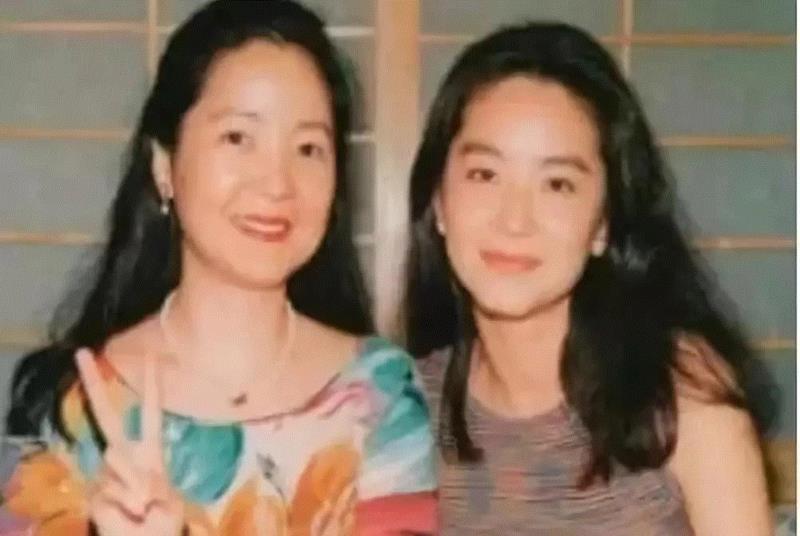 讲述 ▎林青霞与邓丽君的情谊：唯独我知道她还在人间,邓丽君,林青霞,情谊,秦祥林,歌声,电影,回忆,巴黎,电话,学姐