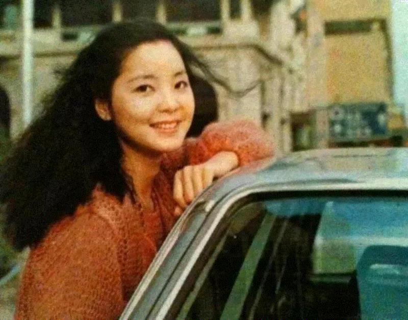 讲述 ▎林青霞与邓丽君的情谊：唯独我知道她还在人间,邓丽君,林青霞,情谊,秦祥林,歌声,电影,回忆,巴黎,电话,学姐