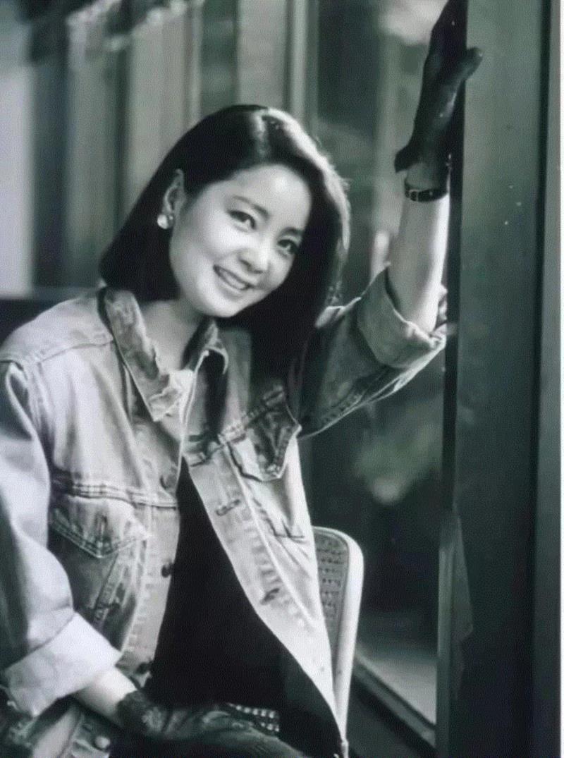 讲述 ▎林青霞与邓丽君的情谊：唯独我知道她还在人间,邓丽君,林青霞,情谊,秦祥林,歌声,电影,回忆,巴黎,电话,学姐