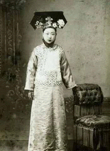 看了清朝嫔妃的老照片，才知道宫斗剧都是骗人的,嫔妃,老照片,宫斗剧,皇帝,气质,后宫,清宫,妃嫔们,整天,妃嫔