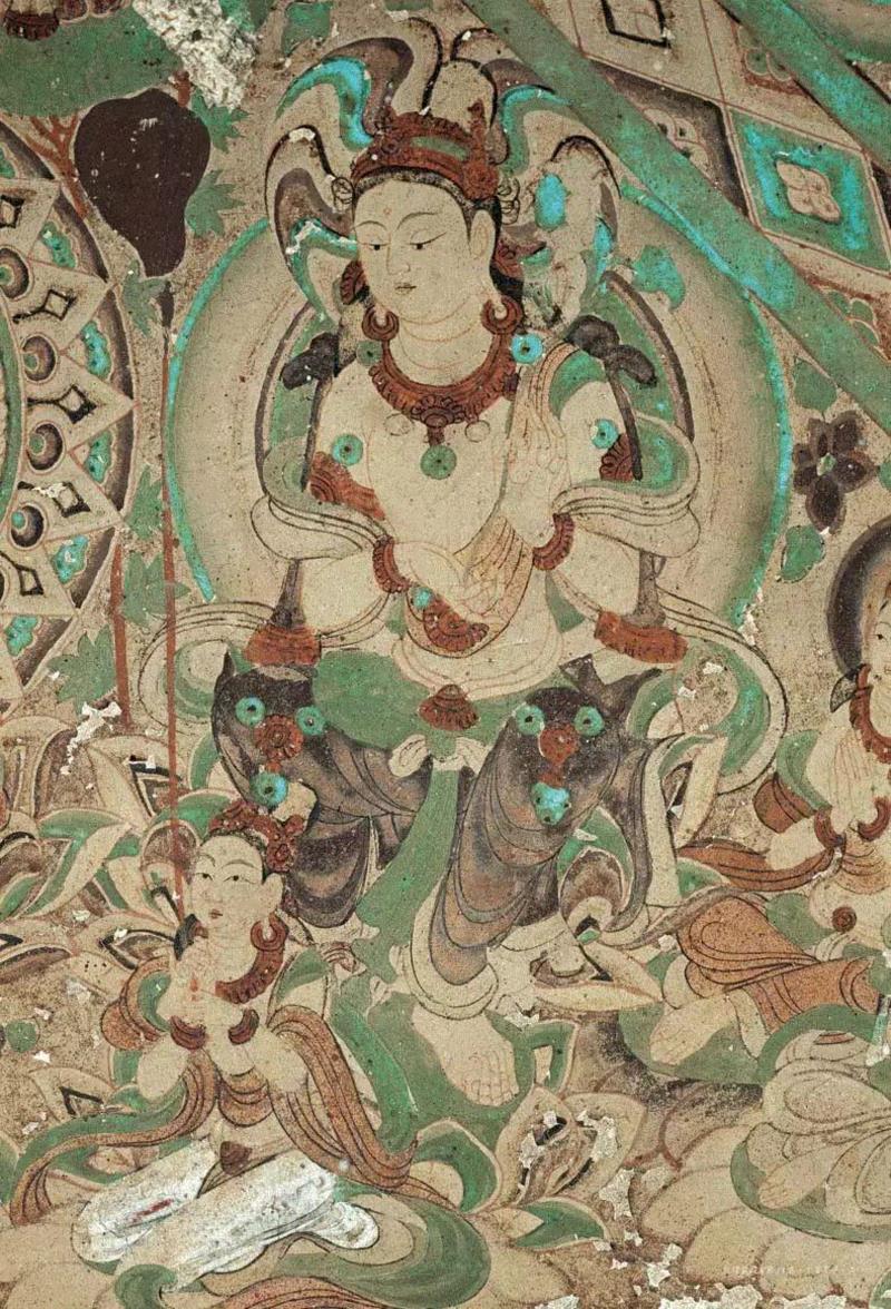 ▲ 敦煌莫高窟第14窟上首菩萨,或坐或跪,或持物或结印,腴体玉洁,衣冠俭素,修眉小嘴,凤眼