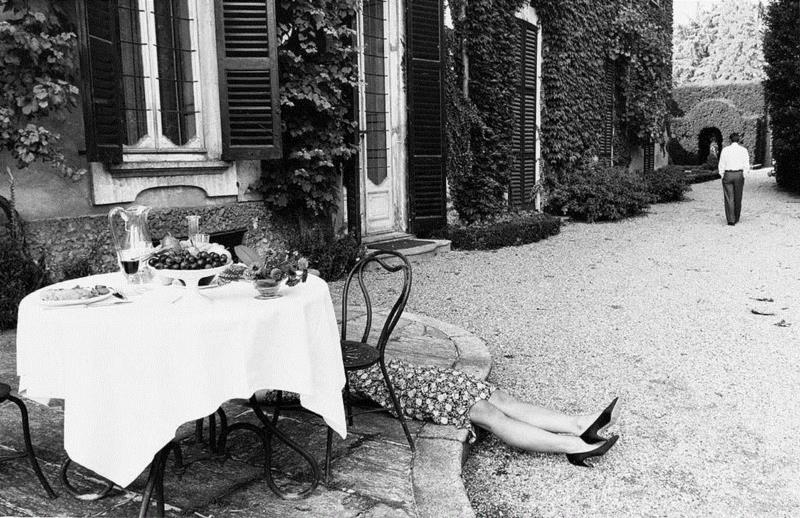 Gianni Berengo Gardin：Varese, 1987.,当流行年轻的时候我老了，当流行笑的时候我哭了，当本该有勇气爱的时候我恨你,勇气,诗人,法国,直线,徐淳刚,作家,布考斯基,秦观,普列维尔,巴黎