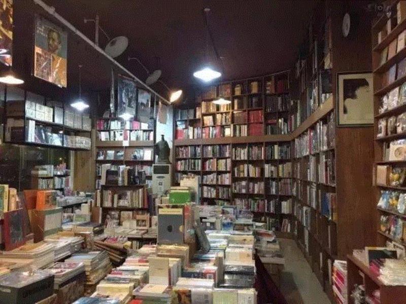 视觉书屋美院店内景,甄选大师经典画作， 法国首相基佐亲自为你解读艺术的故事,基佐,法国,首相,卡拉瓦乔,意大利,壁画,油画,罗马,圣母,拉斐尔
