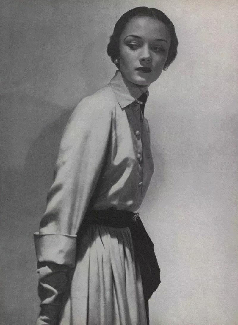 妮基·圣法勒摄影：Horst P. Horst，Vogue，1950年2月1日,当生活遭遇不公、痛苦……她举起枪，用颜色还以痛击！,颜色,妮基,圣法勒,女性,雕塑,娜娜,法勒,丁格利,法国,沈远