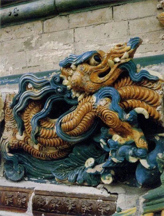 ▲飞虹塔回廊脊身琉璃升龙,唐僧扫过的这座塔，或许是中国最漂亮的琉璃塔,琉璃,唐僧,飞虹塔,广胜寺,金光,洪洞,舍利,元代,壁画,西游记