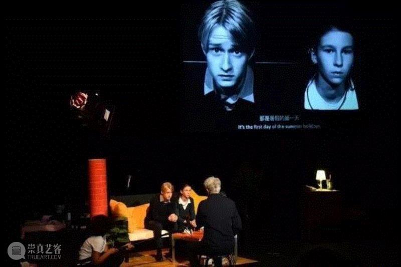 《轻松五章》：纪录剧场如何与现实对话？,纪录,轻松五章,演员,导演,米洛,戏剧,杜特斯,舞台,柏林,戏剧节