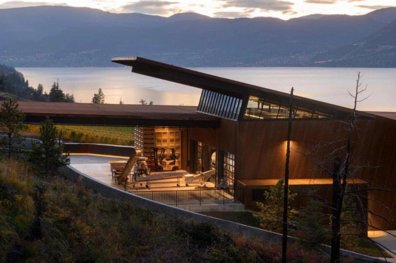 加拿大山坡酒庄，以流线坡道主导建筑设计 / Olson Kundig,酒庄,山坡,加拿大,流线,坡道,Lehoux,访客,Nic,Estates,基洛纳