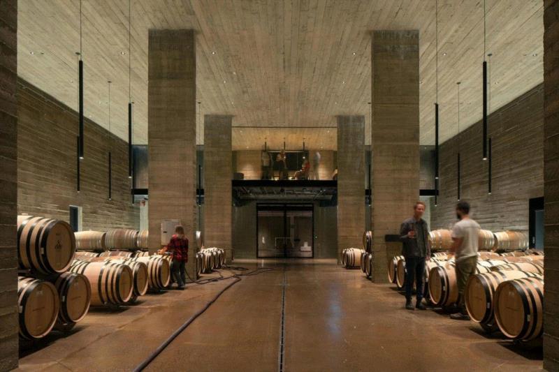 ? Nic Lehoux,加拿大山坡酒庄，以流线坡道主导建筑设计 / Olson Kundig,酒庄,山坡,加拿大,流线,坡道,Lehoux,访客,Nic,Estates,基洛纳