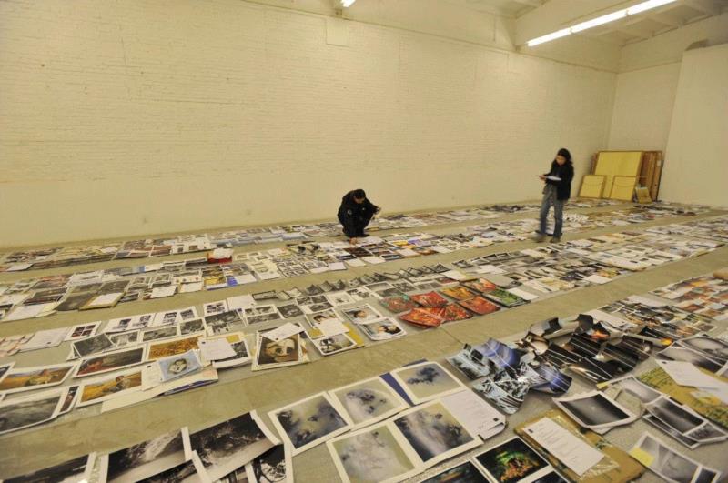 （2008-2009年首届三影堂摄影奖初选作品现场照）,寄语 “十方”｜凯伦·史密斯：图像制造的覆变,十方,凯伦·史密斯,摄影师,三影堂摄影奖,暗房,摄影师们,相机,美学,三影堂,材料