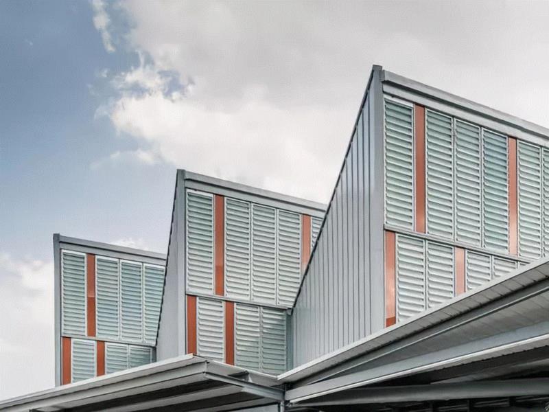 ? Chaovarith Poonphol,泰国乡村市集扩建 / AOM