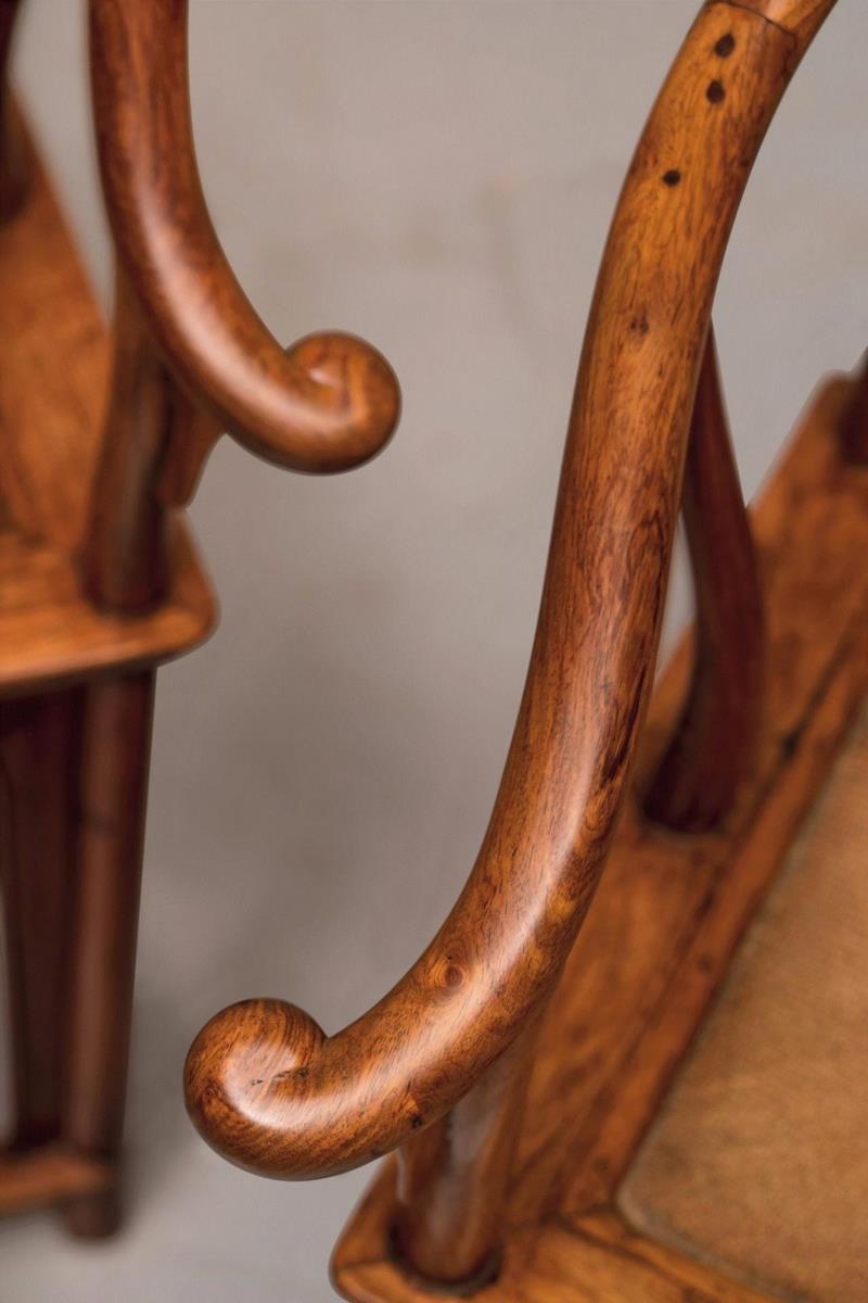 【嘉德春拍】专场荟萃|《清隽明朗——明清古典家具精品》,嘉德,清隽明朗——明清古典家具精品,黄花梨,家具,束腰,纹理,抽屉,靠背,黄花梨制,正面