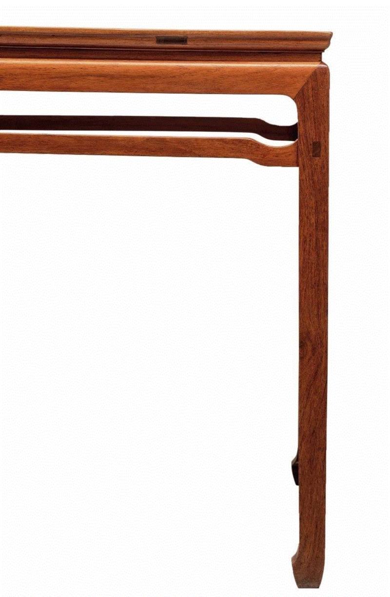 【嘉德春拍】专场荟萃|《清隽明朗——明清古典家具精品》,嘉德,清隽明朗——明清古典家具精品,黄花梨,家具,束腰,纹理,抽屉,靠背,黄花梨制,正面