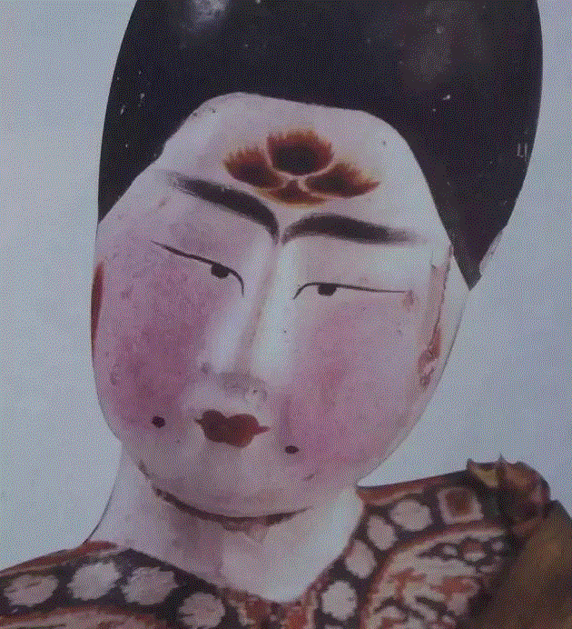 吐鲁番阿斯塔那唐墓出土女俑，嘴边的两点就是面靥,文物丨宋朝崇拜者注意了！宋朝皇后的长相可能超乎你想象！,文物,崇拜者,长相,宫女,曹皇后,宋仁宗,皇帝,服饰,画像,宋仁宗皇后