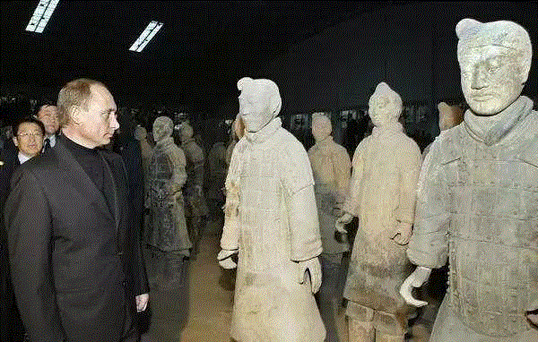 普京,他是兵马俑的“发现”者，但人们对他一无所知，直到他去世,兵马俑,赵康民,第一人,秦兵马俑,武士俑,村民,蔺安稳,杨志发,考古学家,发现者