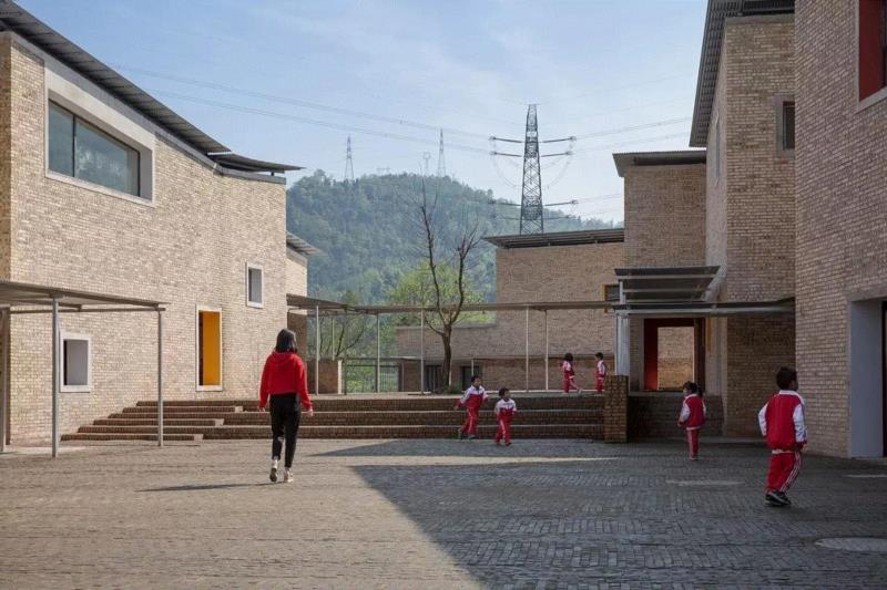 VB:&nbsp;你似乎避免把你的建筑描述为独立的、清晰定义的物体。你的作品似乎没有清晰可感的边界。,大舍事务所：“设计不仅仅是创造一个物体，更是构造一种路径”,路径,大舍,物体,建筑,柳亦春,陈屹峰,龙美术馆,建筑师,地点,Belogolovsky