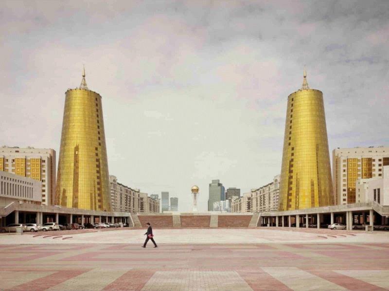 市政大楼，阿斯塔纳（Astana），哈萨克斯坦（2012）,后苏联时代的超现实主义建筑,建筑,苏联,超现实主义,莫斯科,俄罗斯,阿斯塔纳,哈萨克斯坦,斯大林,赫福特,阿什哈巴德