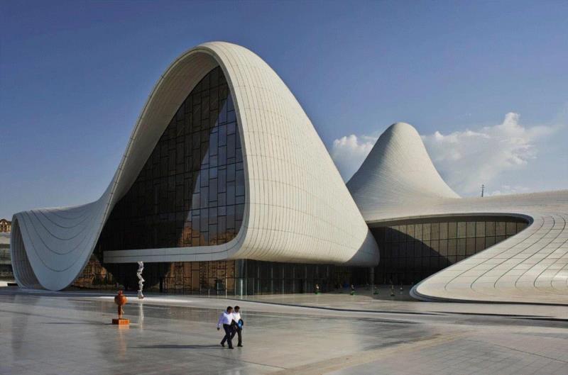 阿利耶夫文化中心（Heydar Aliyev Centre），巴库（Baku），阿塞拜疆（2012）,后苏联时代的超现实主义建筑,建筑,苏联,超现实主义,莫斯科,俄罗斯,阿斯塔纳,哈萨克斯坦,斯大林,赫福特,阿什哈巴德