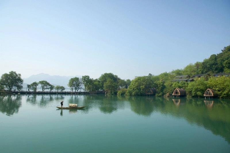 ? 奥观建筑视觉,浙江富春江船屋 / 中国美术学院风景建筑设计研究总院,船屋,浙江,富春江,中国美术学院风景建筑设计研究总院,建筑,奥观,湖面,建筑师,木结构,客房