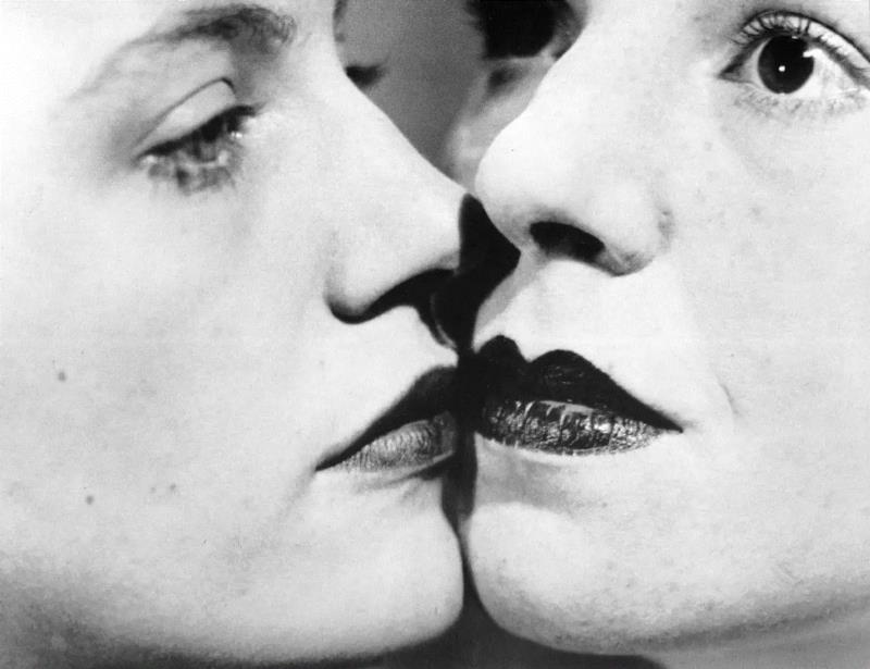 Man Ray：Le Baiser (The Kiss), 1930,世界上最著名的100张“果照”，人体之美真是最通俗易懂啊！