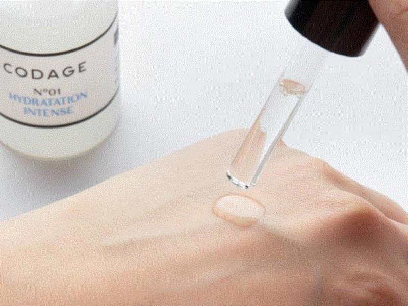 巴黎贵妇们爱用的精华液，一滴拯救沙漠皮