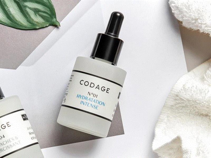 CODAGE精华液的瓶身都是磨砂玻璃的，高级有质感,巴黎贵妇们爱用的精华液，一滴拯救沙漠皮