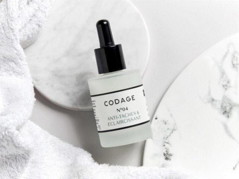 巴黎贵妇们爱用的精华液，一滴拯救沙漠皮