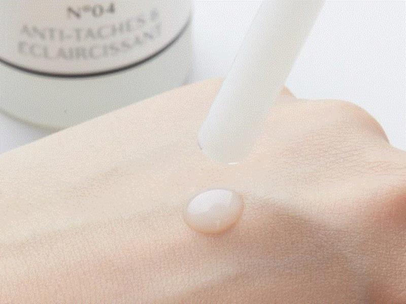 巴黎贵妇们爱用的精华液，一滴拯救沙漠皮