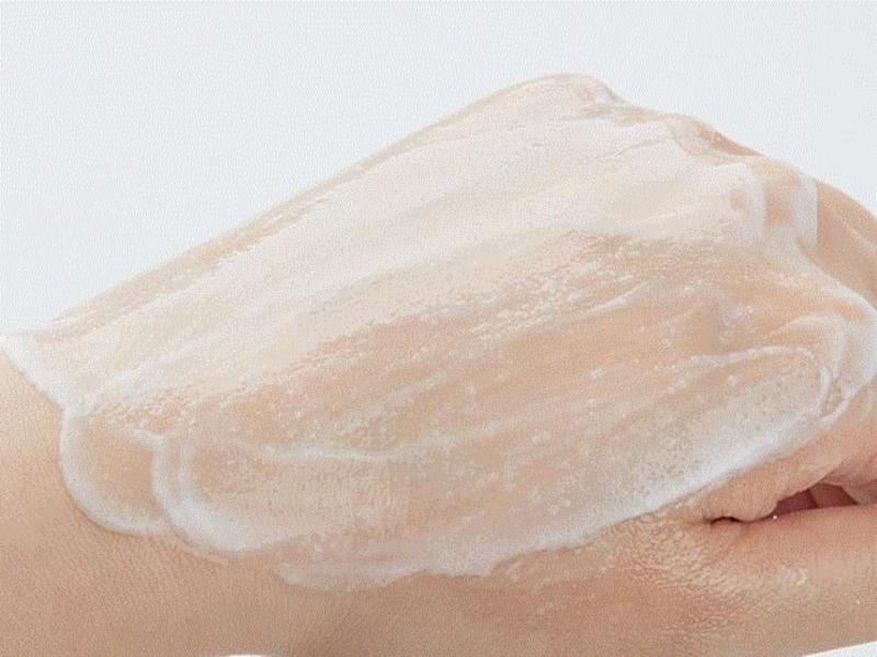 巴黎贵妇们爱用的精华液，一滴拯救沙漠皮