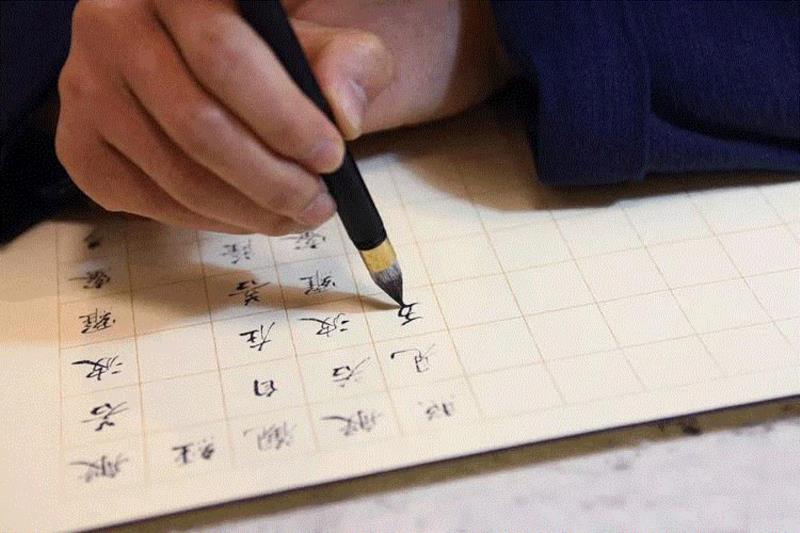 执笔静书，在浮躁时代做个有气质的人