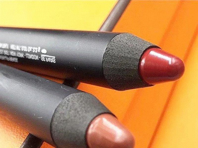 尤其唇膏笔,NARS唇膏笔可是品牌的门面担当,爱化妆的妹子们,谁家里还没个几支NARS呢!,连续用光四五支,拜托这个口红千万别停产