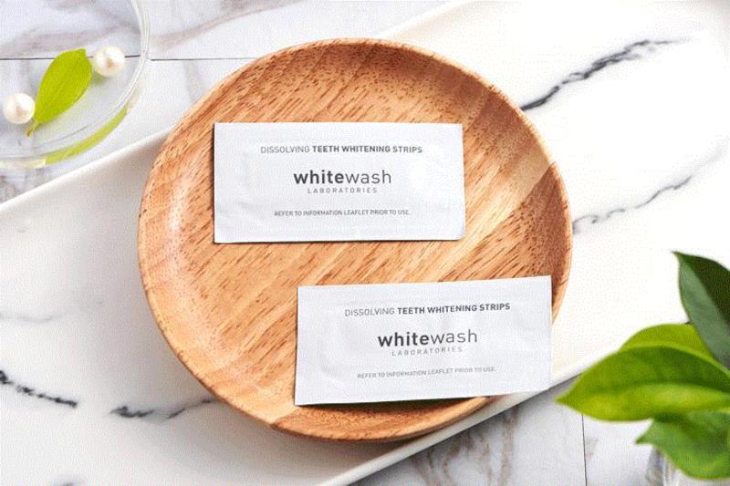 几十年小黄牙，贴它就白了