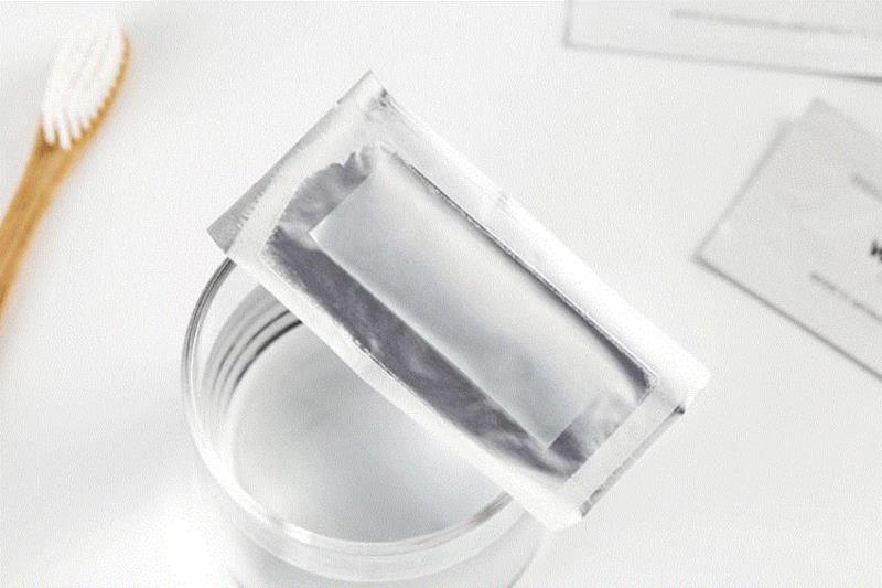 几十年小黄牙，贴它就白了