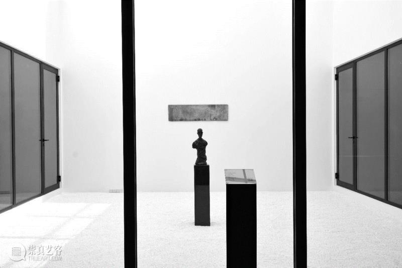 地下一层展厅陈列的松美术馆馆藏珍品,「松」分享 | 明月松间照:松美术馆大展“中国古代绘画中的松”惊艳开幕。