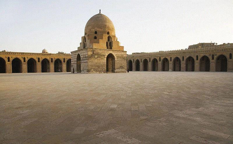 ▲ 开罗伊本-图伦清真寺（Majid ibn Tulun）,卡塔尔珍宝亮相故宫，见证阿勒萨尼家族的「新天方夜谭」