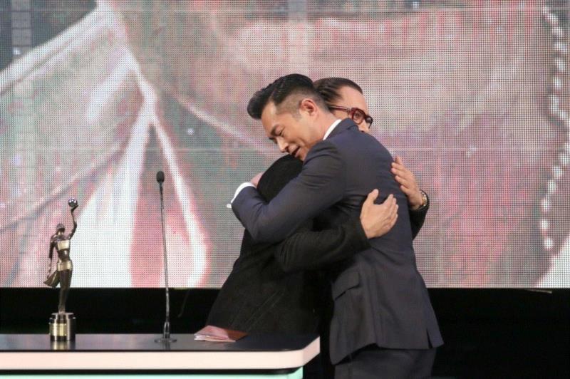 （印度演员阿米尔·汗给古天乐颁奖）,除了古天乐，昨晚香港金像奖还有什么看点？
